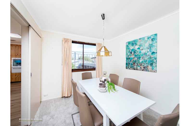 11 Robertson Street Queanbeyan West