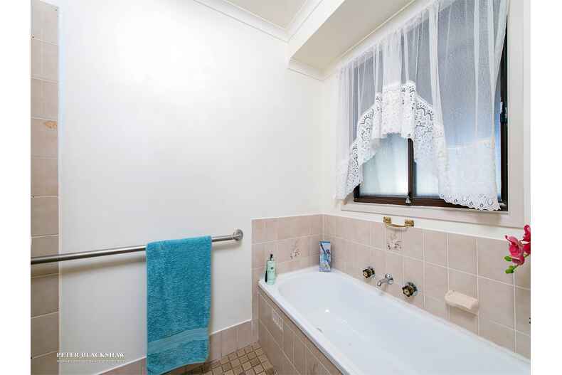 11 Robertson Street Queanbeyan West