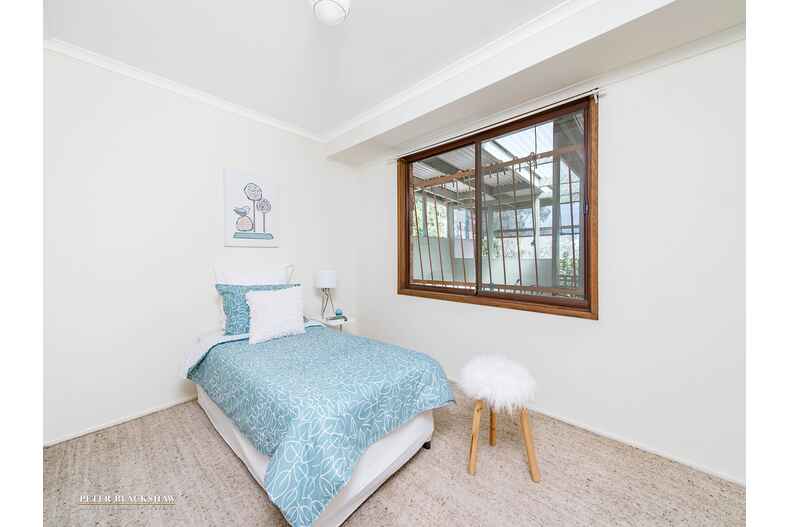 11 Robertson Street Queanbeyan West