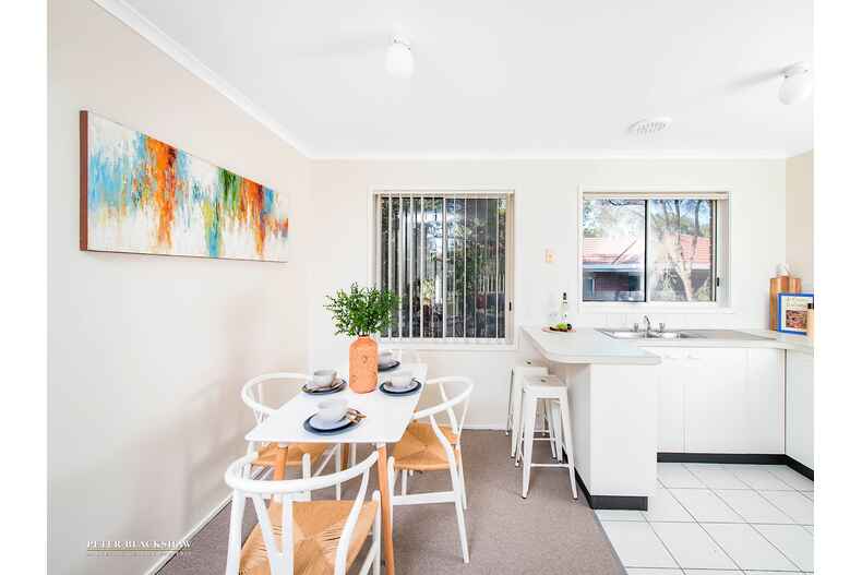 2/6 Woodfull Loop Gordon 2/6 Woodfull Loop Gordon