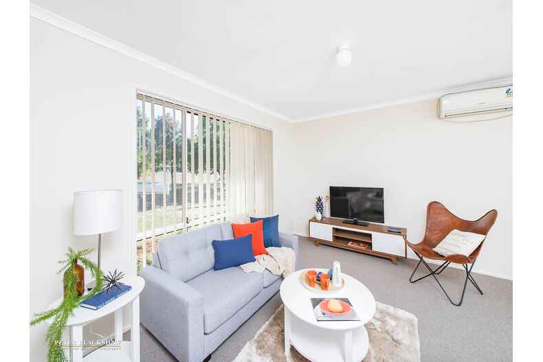 2/6 Woodfull Loop Gordon 2/6 Woodfull Loop Gordon