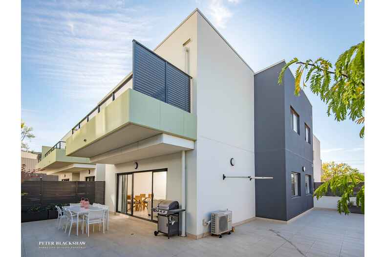 2/9 Stornaway Road Queanbeyan