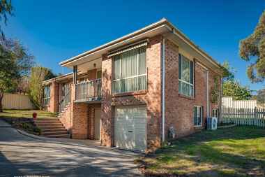 1/100 Gilmore Road  Queanbeyan