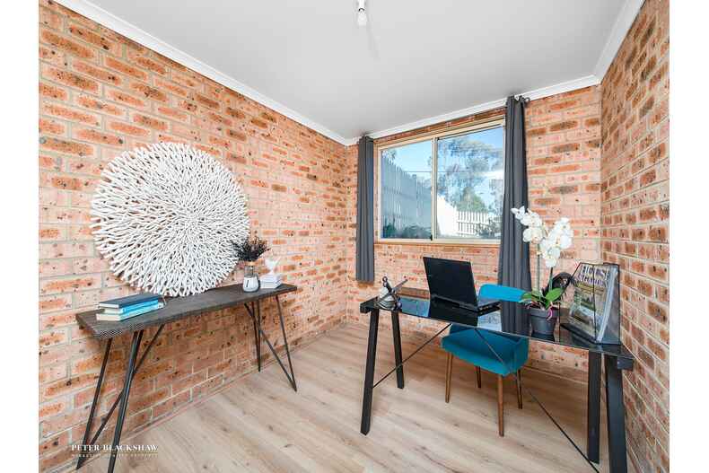1/100 Gilmore Road  Queanbeyan