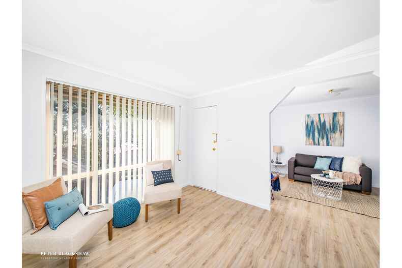 1/100 Gilmore Road  Queanbeyan