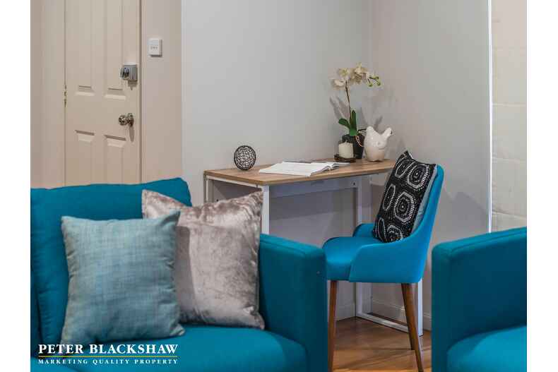 2/14 Pannamena Crescent  Jerrabomberra