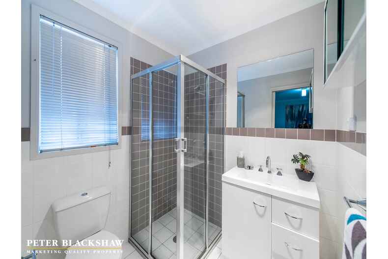 2/14 Pannamena Crescent  Jerrabomberra