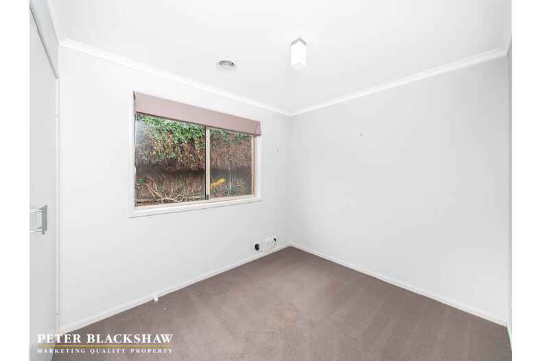 2/14 Pannamena Crescent  Jerrabomberra