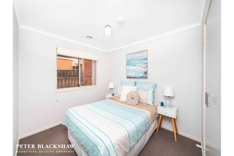 2/14 Pannamena Crescent  Jerrabomberra