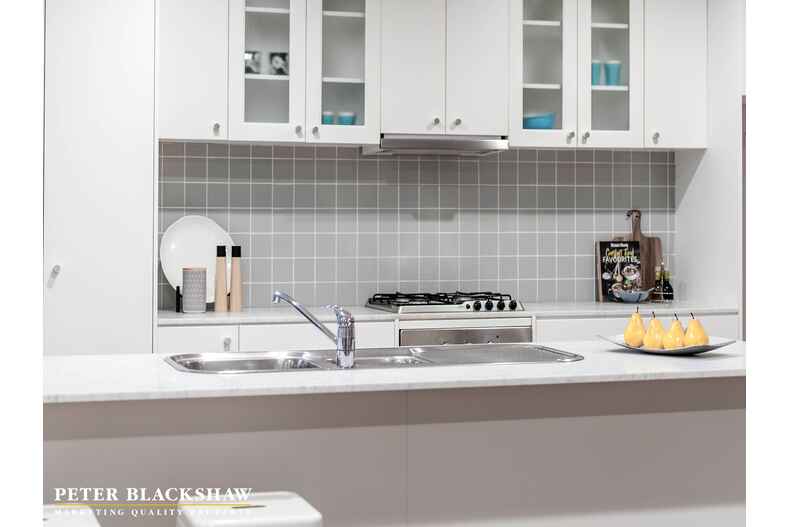 2/14 Pannamena Crescent  Jerrabomberra