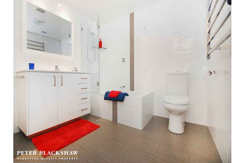 8/3 Allambee Street Reid