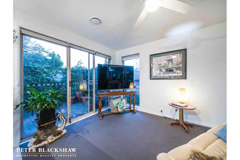 98 Julia Flynn Avenue Isaacs