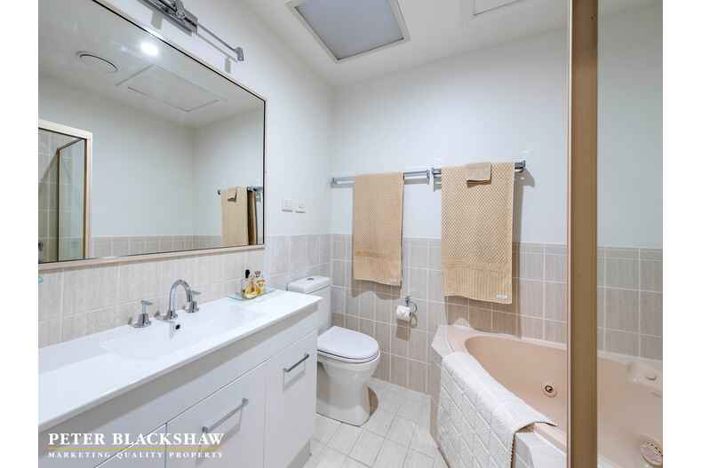 98 Julia Flynn Avenue Isaacs