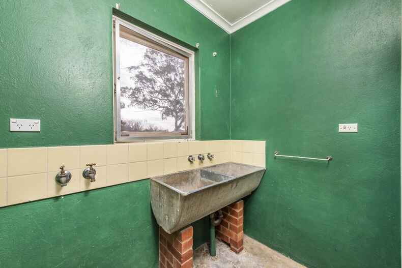 41 Finniss Crescent Narrabundah 41 Finniss Crescent Narrabundah