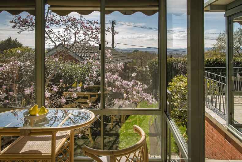 29 Hamelin Crescent Narrabundah 29 Hamelin Crescent Narrabundah