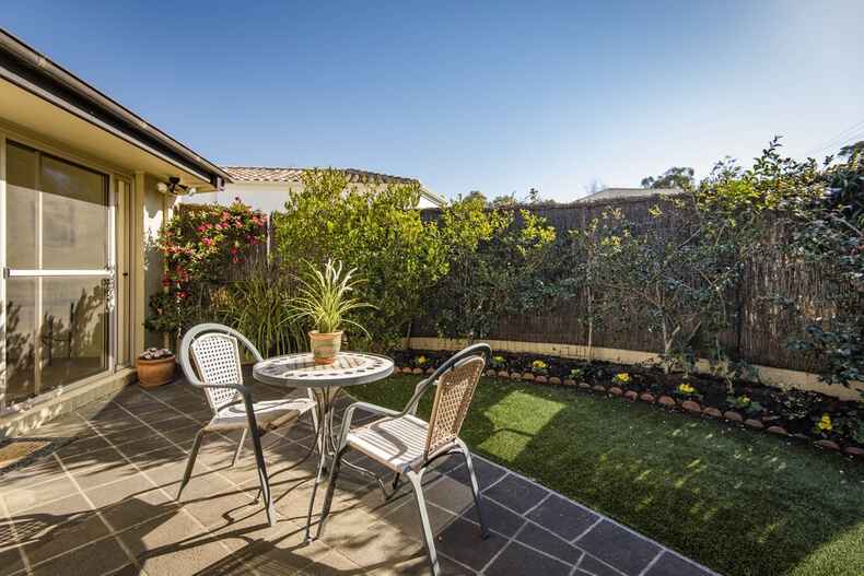 24 Hopetoun Circuit Deakin 24 Hopetoun Circuit Deakin