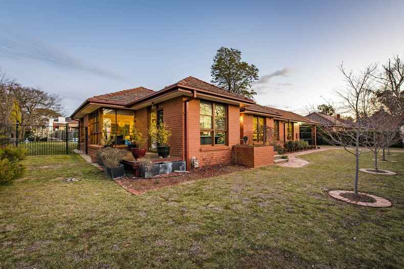 15 Barrallier Street Griffith 15 Barrallier Street Griffith