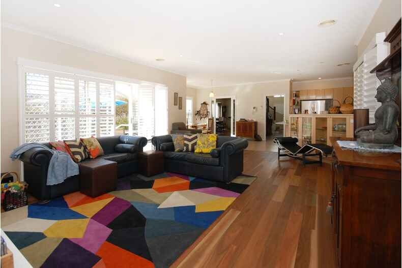 33 Macdonnell Street Yarralumla 33 Macdonnell Street Yarralumla