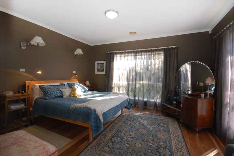 33 Macdonnell Street Yarralumla 33 Macdonnell Street Yarralumla