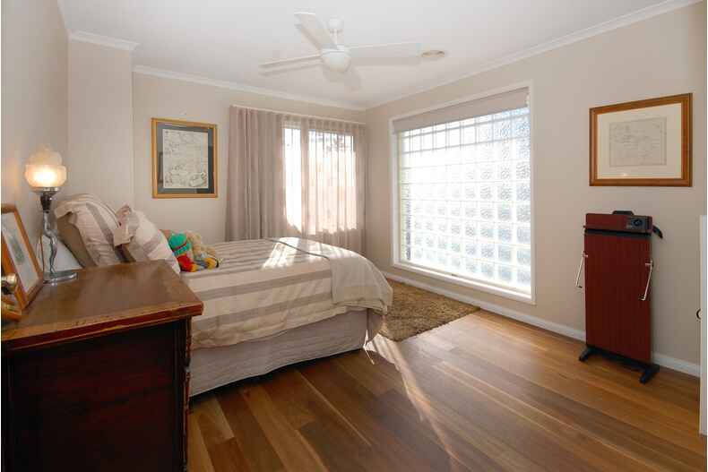 33 Macdonnell Street Yarralumla 33 Macdonnell Street Yarralumla