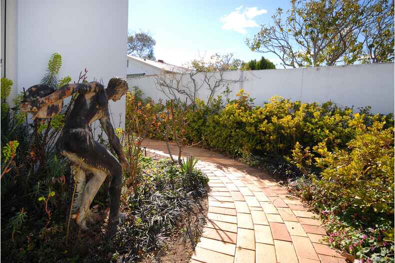 33 Macdonnell Street Yarralumla 33 Macdonnell Street Yarralumla