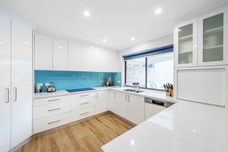 17 Walton Street Isaacs