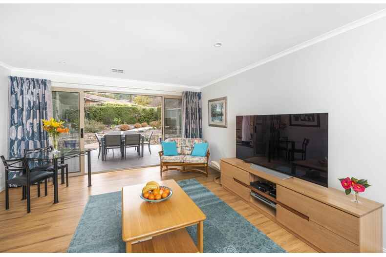 17 Walton Street Isaacs