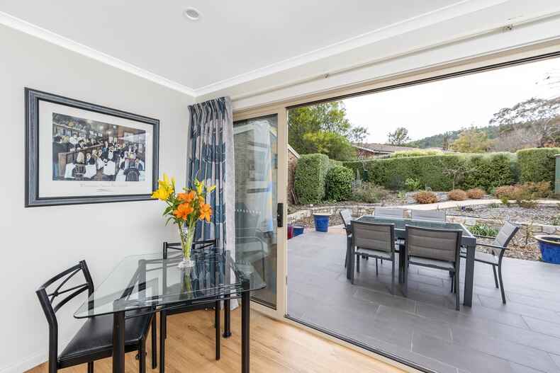 17 Walton Street Isaacs