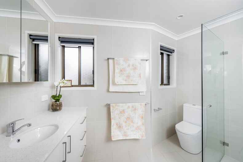 17 Walton Street Isaacs