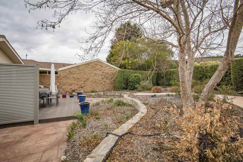 17 Walton Street Isaacs