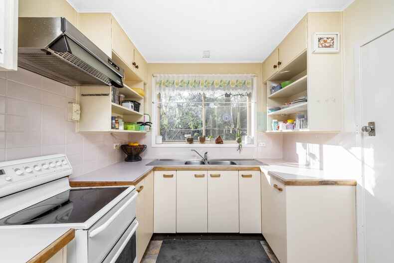 27 Turner Place Yarralumla 27 Turner Place Yarralumla