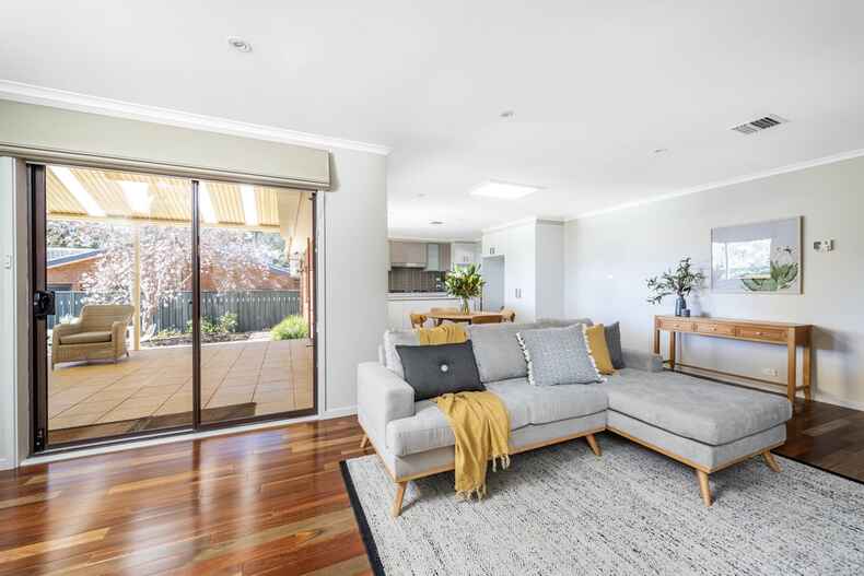 28 Cossington Smith Crescent Lyneham 28 Cossington Smith Crescent Lyneham