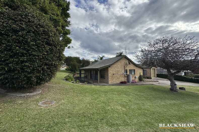 16 Lincoln Crescent North Batemans Bay