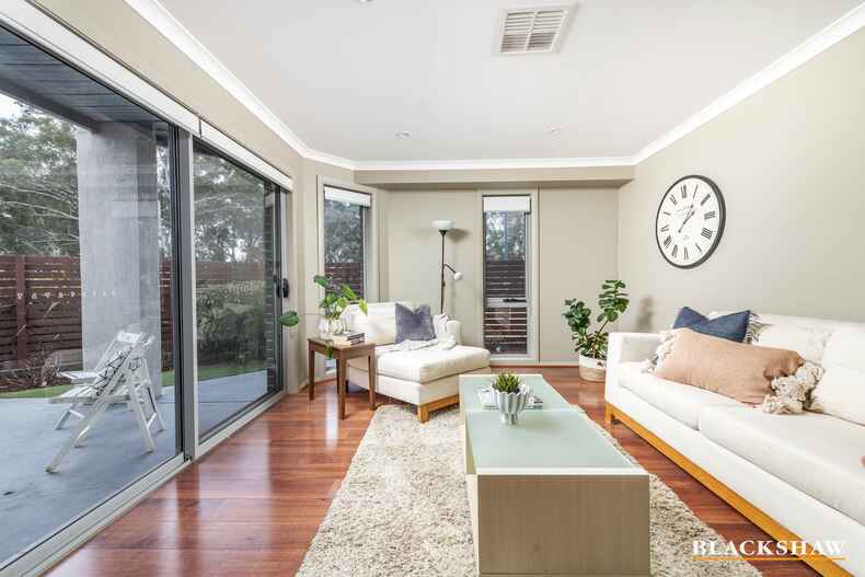 4/33 Ronald Walker Street Casey