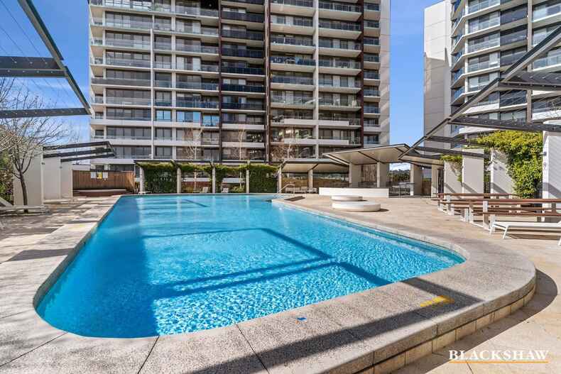 142/7 Irving Street Phillip