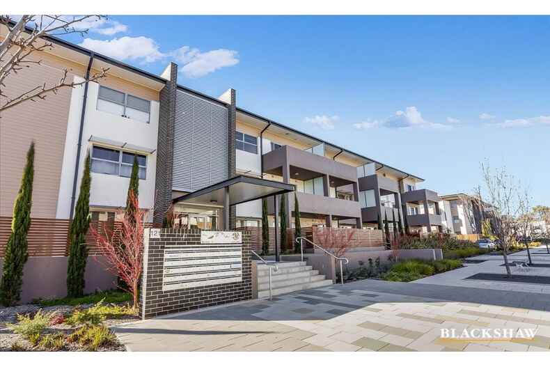 68/121 Easty Street Phillip