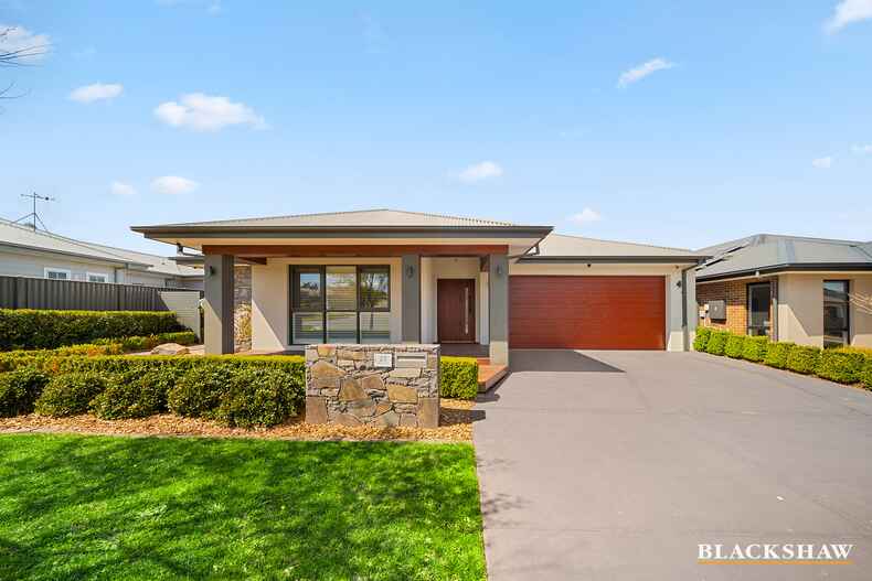 27 Griffiths Link Googong