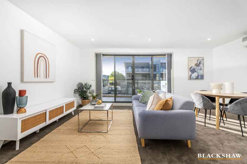 62/104 Henry Kendall Street Franklin
