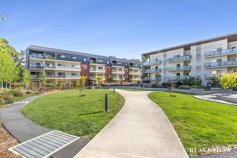 2/16 Bradfield Street Downer