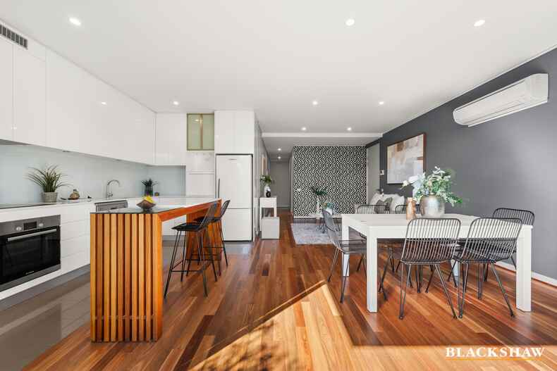 2/139 Blamey Crescent Campbell