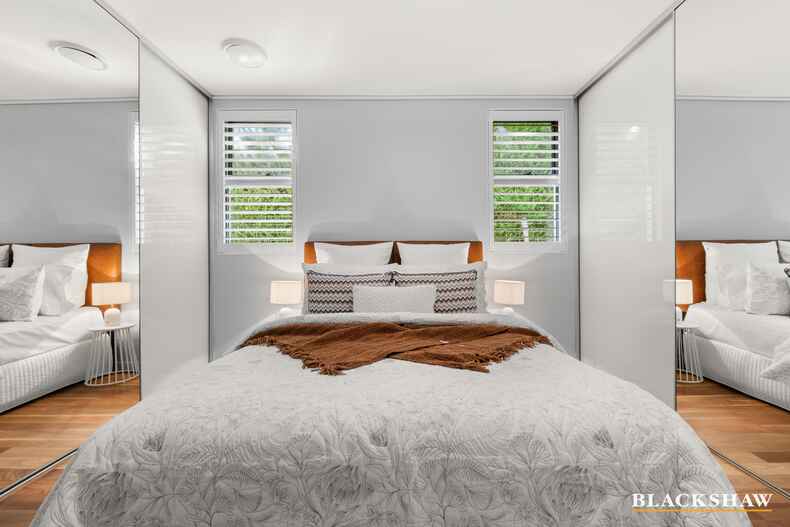 2/139 Blamey Crescent Campbell