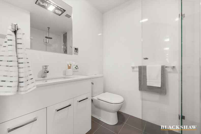 2/139 Blamey Crescent Campbell