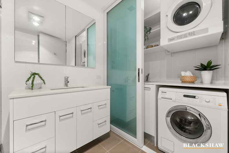 2/139 Blamey Crescent Campbell