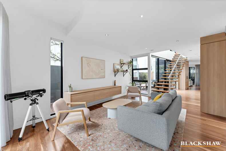 17/43 Hampton Circuit Yarralumla