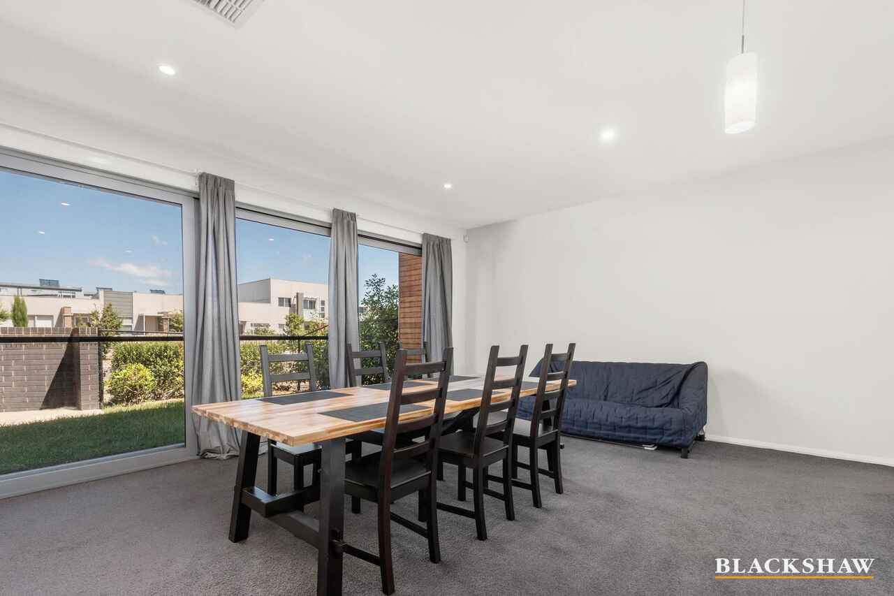 32 Chanter Terrace Coombs