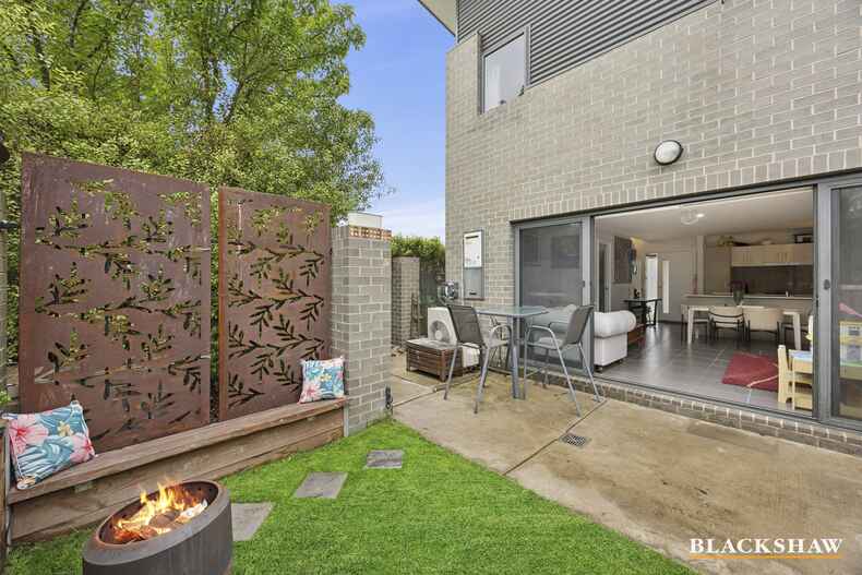 6/4 Annie Douglas Street Casey 6/4 Annie Douglas Street Casey