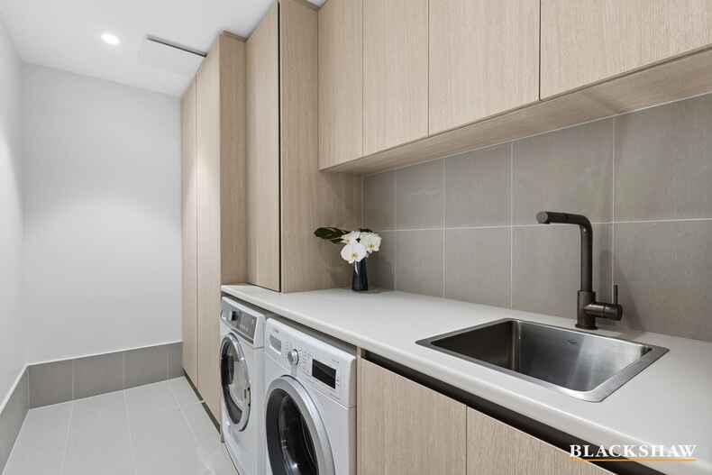 313/45 Honeysett View Kingston