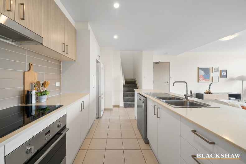 48/41 Clare Burton Crescent Franklin