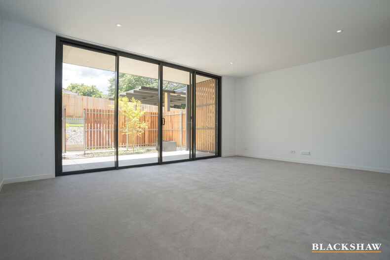 10/50 Lowanna Street Braddon