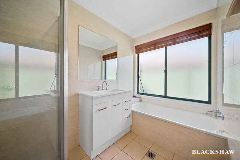 70 Rosewood Glen Jerrabomberra